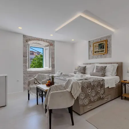 住宿加早餐酒店 Luxury Palace 马卡尔斯卡