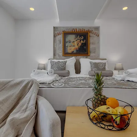 Bed & Breakfast Luxury Palace 4*