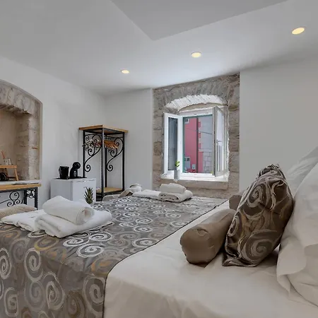 Bed & Breakfast Luxury Palace