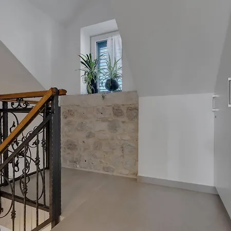 Bed & Breakfast Luxury Palace 4*