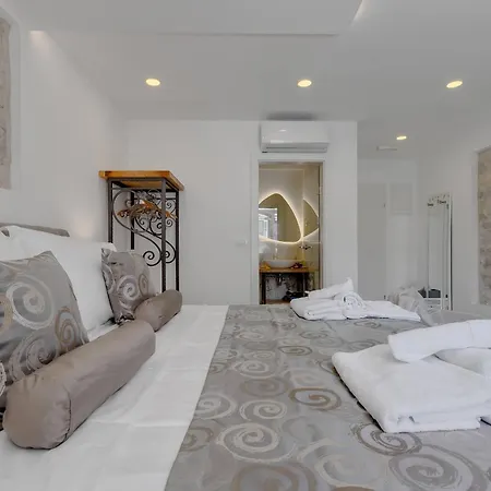 Bed & Breakfast Luxury Palace 4*
