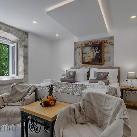 Bed & Breakfast Luxury Palace 4*