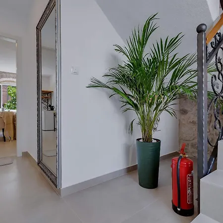 Luxury Palace 4* Makarska