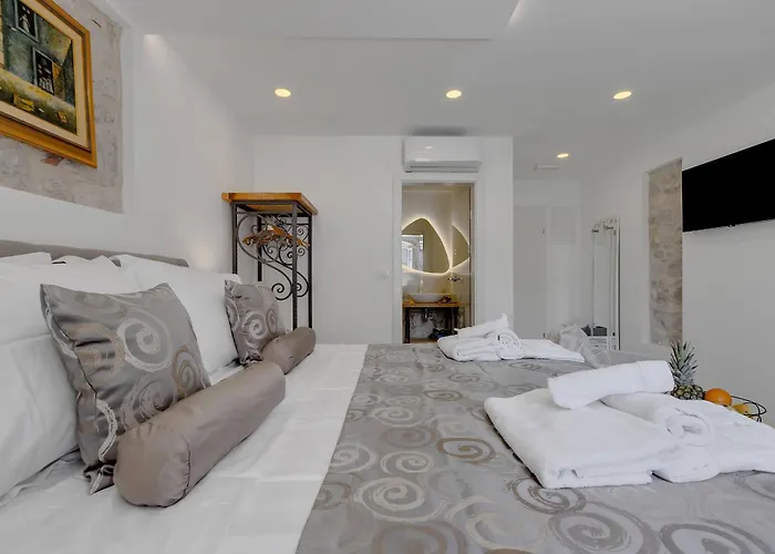 ベッド・アンド・ブレックファスト Luxury Palace 4*